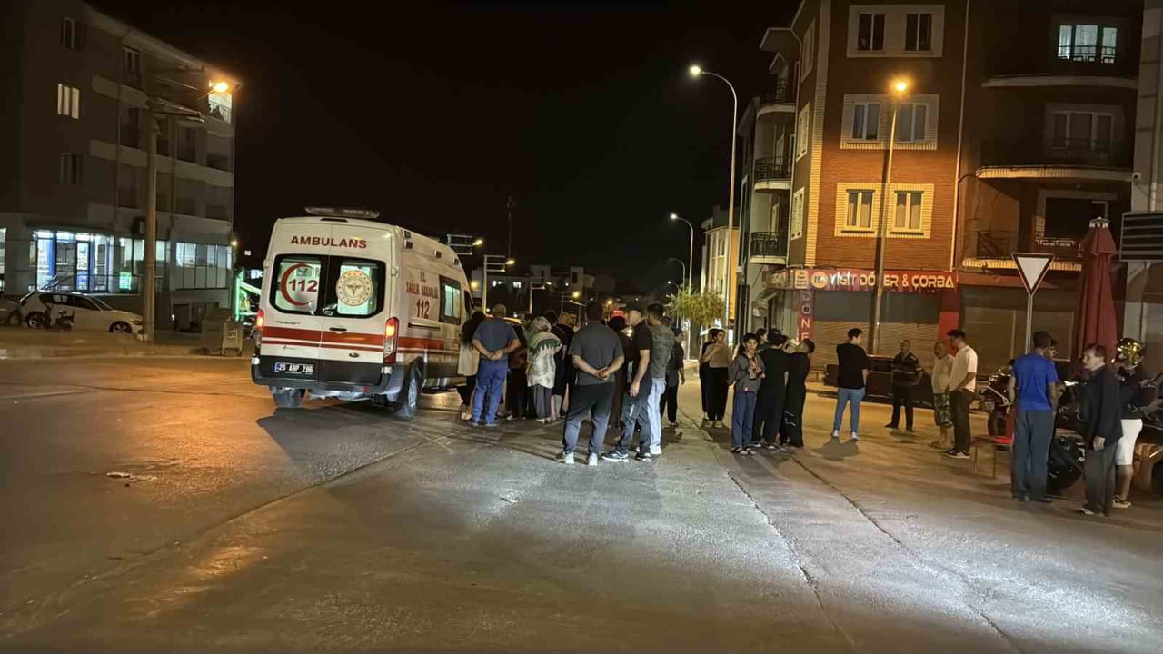 ESKİŞEHİR’DE YAŞANAN KAZADA YAYA VE SÜRÜCÜ YARALANDI