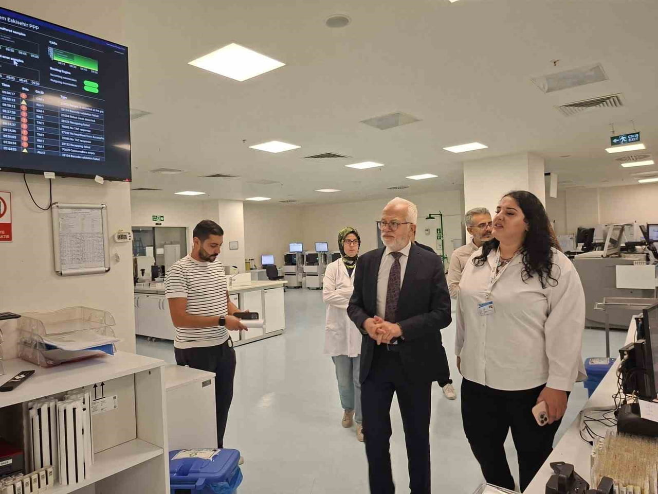 ESKİŞEHİR İL SAĞLIK MÜDÜRÜ DOÇ. DR. YAŞAR BİLDİRİCİ VE DESTEK HİZMETLERİ BAŞKANI EROL YILMAZ...