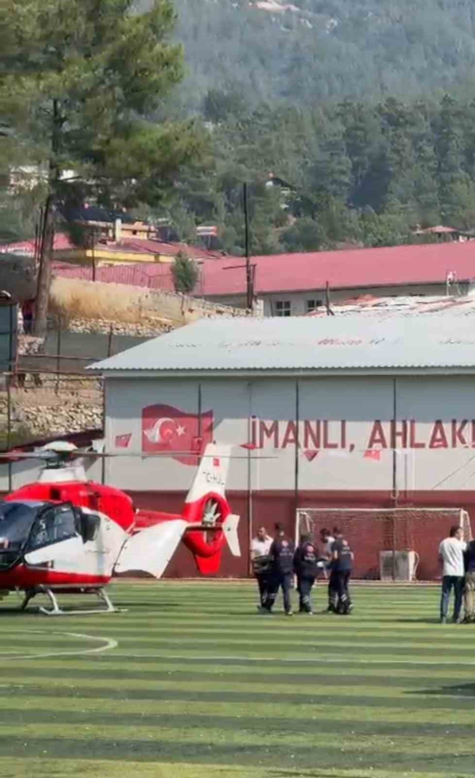 FEKE İLÇESİNDE KALP KRİZİ GEÇİREN B.B., AMBULANS HELİKOPTERLE HASTANEYE KALDIRILDI