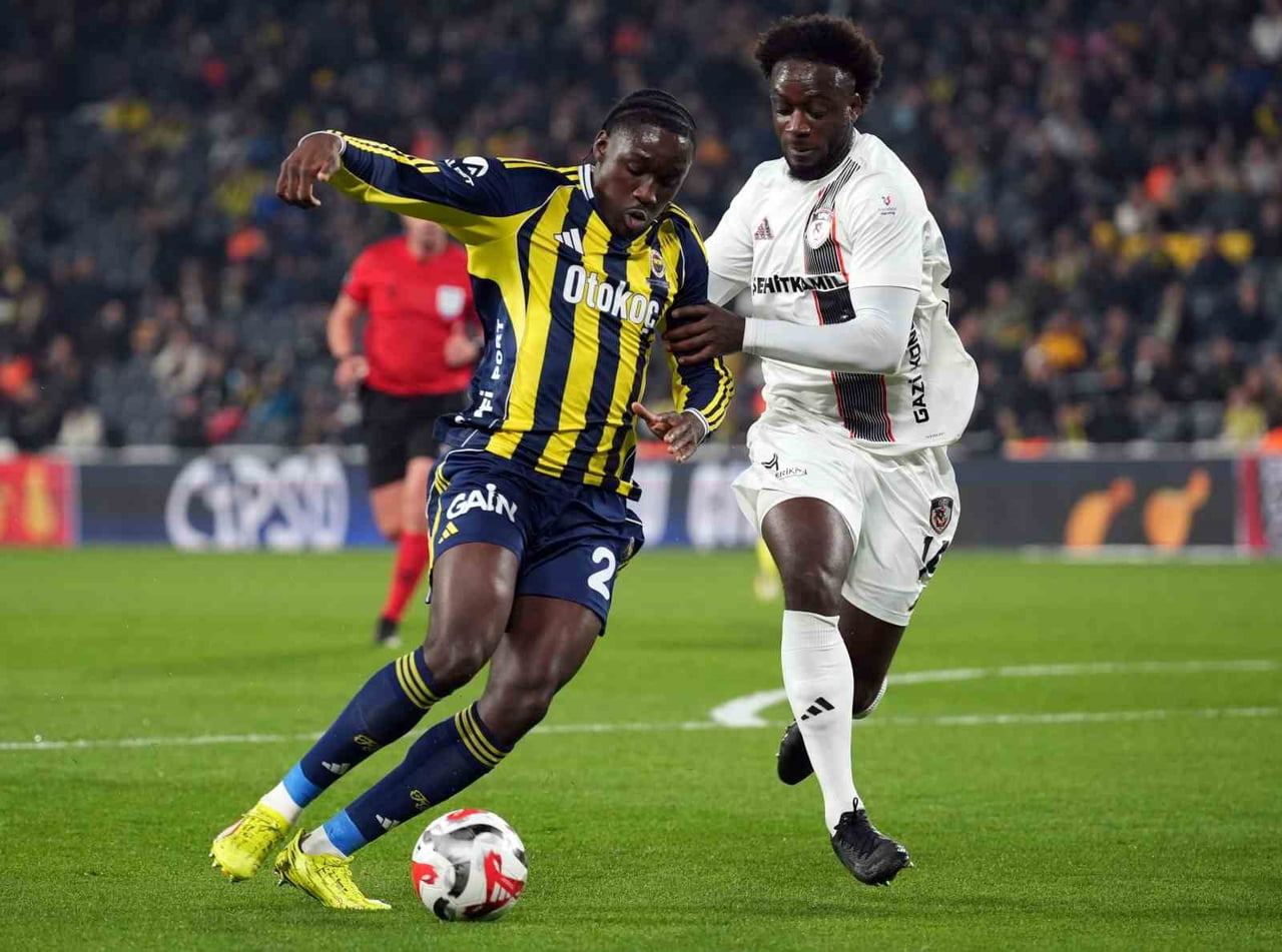 FENERBAHÇE, 19 YAŞINDAKİ GİNELİ FORVETİ SİDİKİ CHERİF’İN TRANSFERİ KONUSUNDA İNGİLTERE PREMİER LİG...