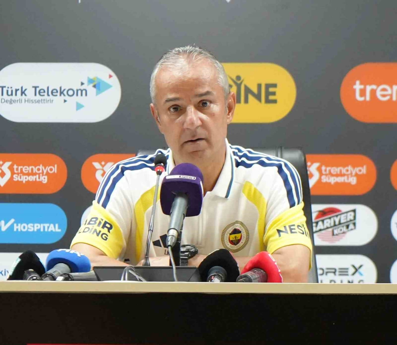 FENERBAHÇE TEKNİK DİREKTÖRÜ İSMAİL KARTAL, ÇOK GÜÇLÜ BİR RAKİP OLARAK NİTELENDİRDİĞİ SAMSUNSPOR’A...