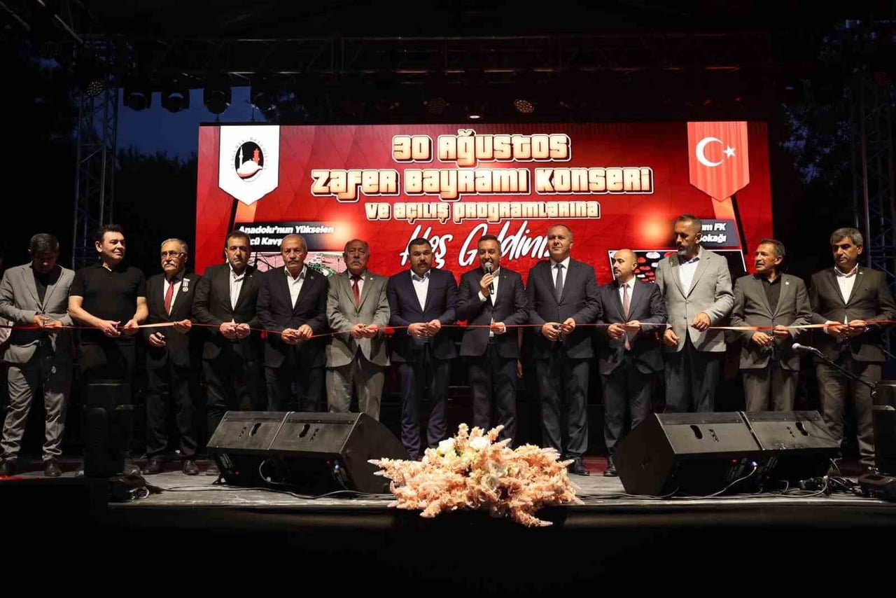 FESTİVALDE PROTOKOL ÜYELERİ TARAFINDAN AÇILIŞ GERÇEKLEŞTİRİLDİ.