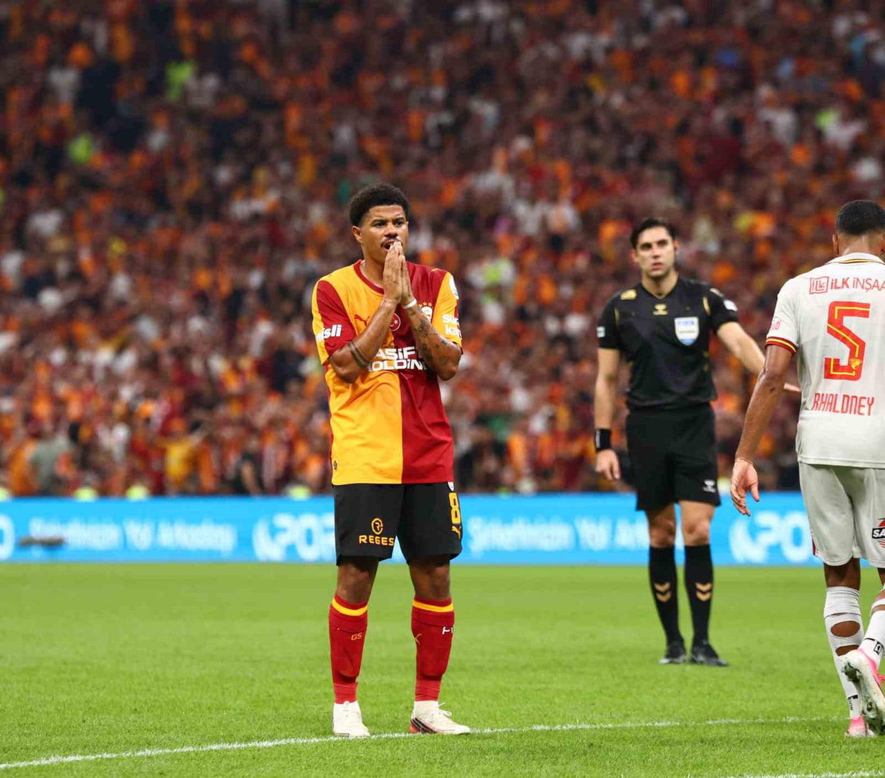 GALATASARAY'IN BREZİLYALI OYUNCUSU GABRİEL SARA, GÖZTEPE KARŞISINDA ATTIĞI GOLLE BU SEZONKİ İLK...