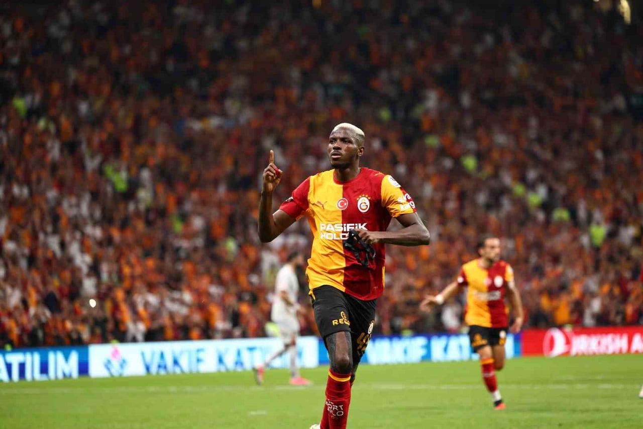 GALATASARAY'IN NİJERYALI FUTBOLCUSU VİCTOR OSİMHEN, GÖZTEPE KARŞISINDA ATTIĞI GOLLE BU SEZONKİ GOL...
