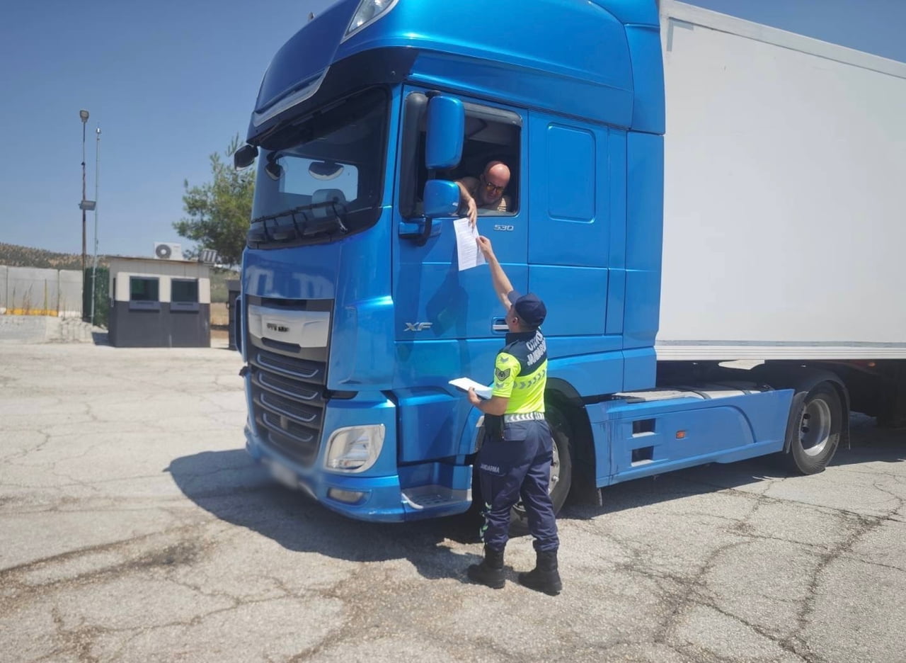 GAZİANTEP'TE OTOYOL JANDARMASI TİMLERİ, TRAFİK KAZALARININ ÖNLENMESİ AMACIYLA OTOYOLDAKİ...