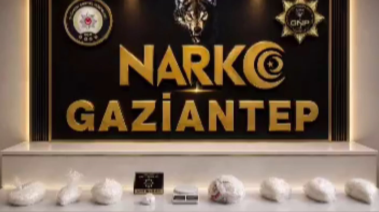 GAZİANTEP'TE POLİS EKİPLERİNCE YAPILAN OPERASYONDA 7 KİLO METAMFETAMİN İLE 1 ADET HASSAS TERAZİ...
