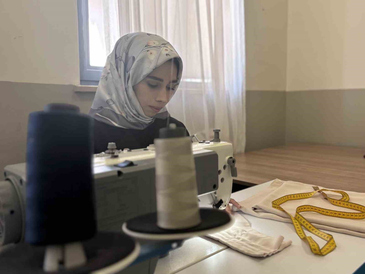GAZİANTEP'TE YAŞAYAN 26 YAŞINDAKİ GENÇ GİRİŞİMCİ ELİF UYSAL, ÇOCUK YAŞLARDA HOBİ OLARAK BAŞLADIĞI...