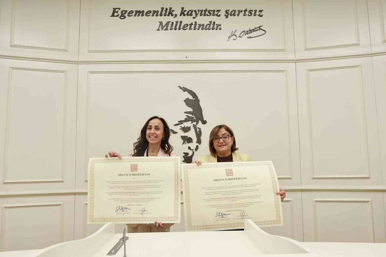 GAZİANTEP BÜYÜKŞEHİR BELEDİYESİ İLE ÇEKÜL VAKFI İŞ BİRLİĞİNDE DÜZENLENEN METİN SÖZEN GÜNÜ...