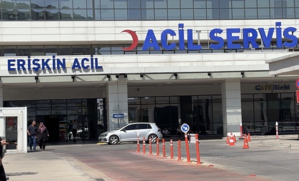 GAZİANTEP’TE İKİ AİLE ARASINDA ÇOCUK MESELESİ NEDENİYLE YAŞANAN BIÇAKLA KAVGADA 1 KİŞİ HAYATINI...