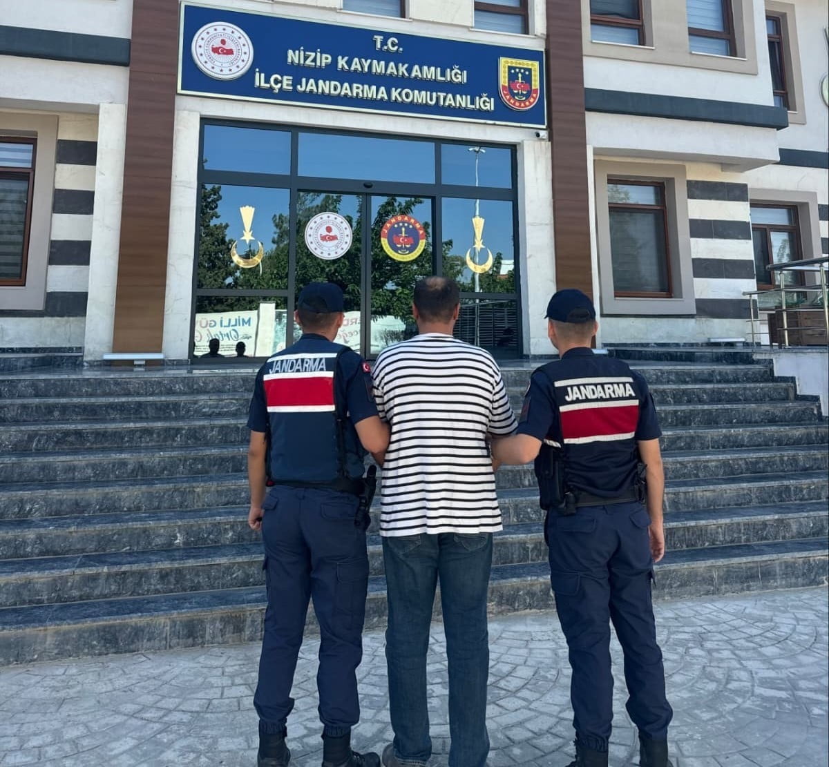 GAZİANTEP’TE UYUŞTURUCU SUÇUNDAN 17 YIL HAPİS CEZASIYLA ARANAN ŞAHIS, JANDARMA EKİPLERİNCE...