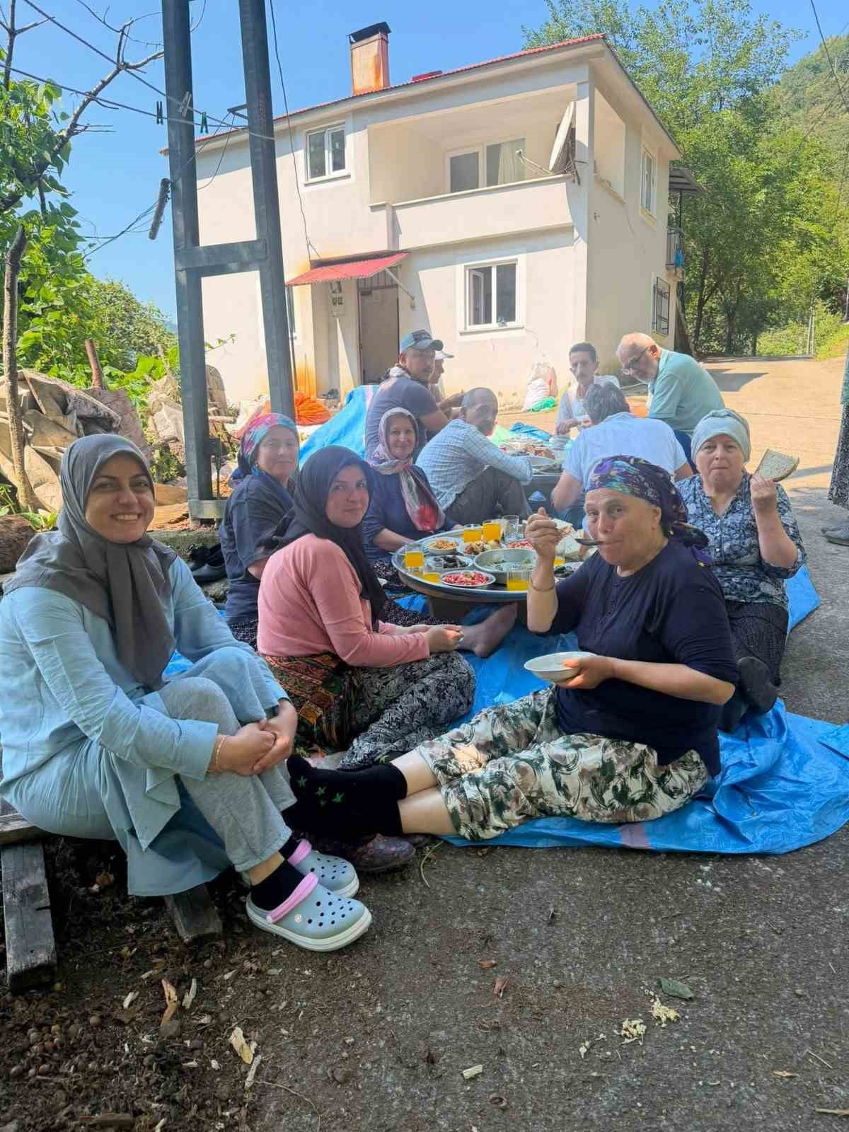 GİRESUN’DA BEYNE PIHTI ATMASI SONUCU HASTANEYE KALDIRILAN SEYFİ GENÇ’İN AİLESİ FINDIK HASADINI...