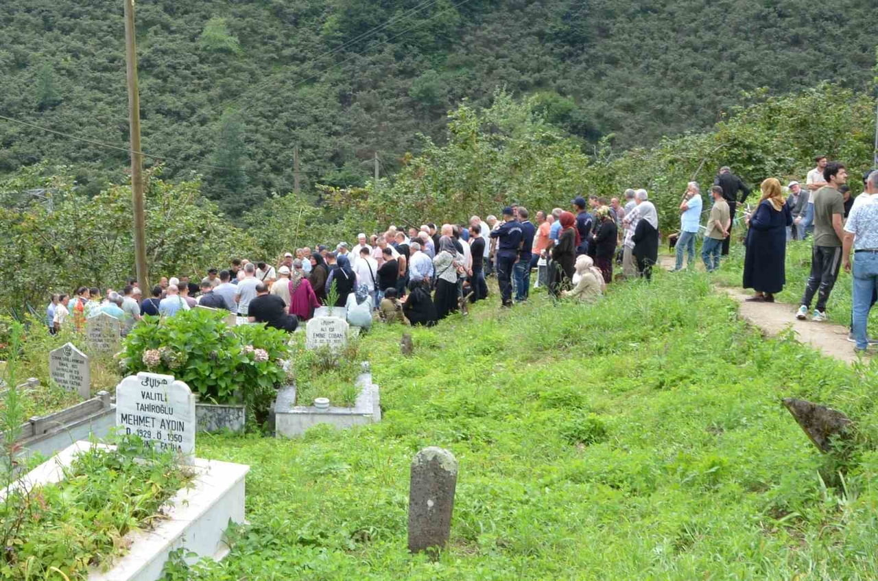 GİRESUN’UN KEŞAP İLÇESİNDE SEL SULARINA KAPILARAK KAYBOLAN VE GÜNLER SONRA TRABZON’DA DENİZDE...