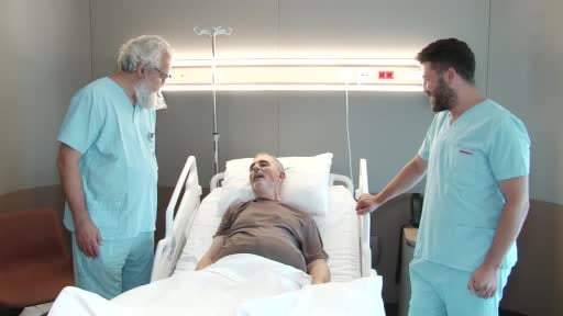 ‘Gizli kanser’ olarak tanımlanan dev aort anevrizması kapalı yöntemle tedavi edildi