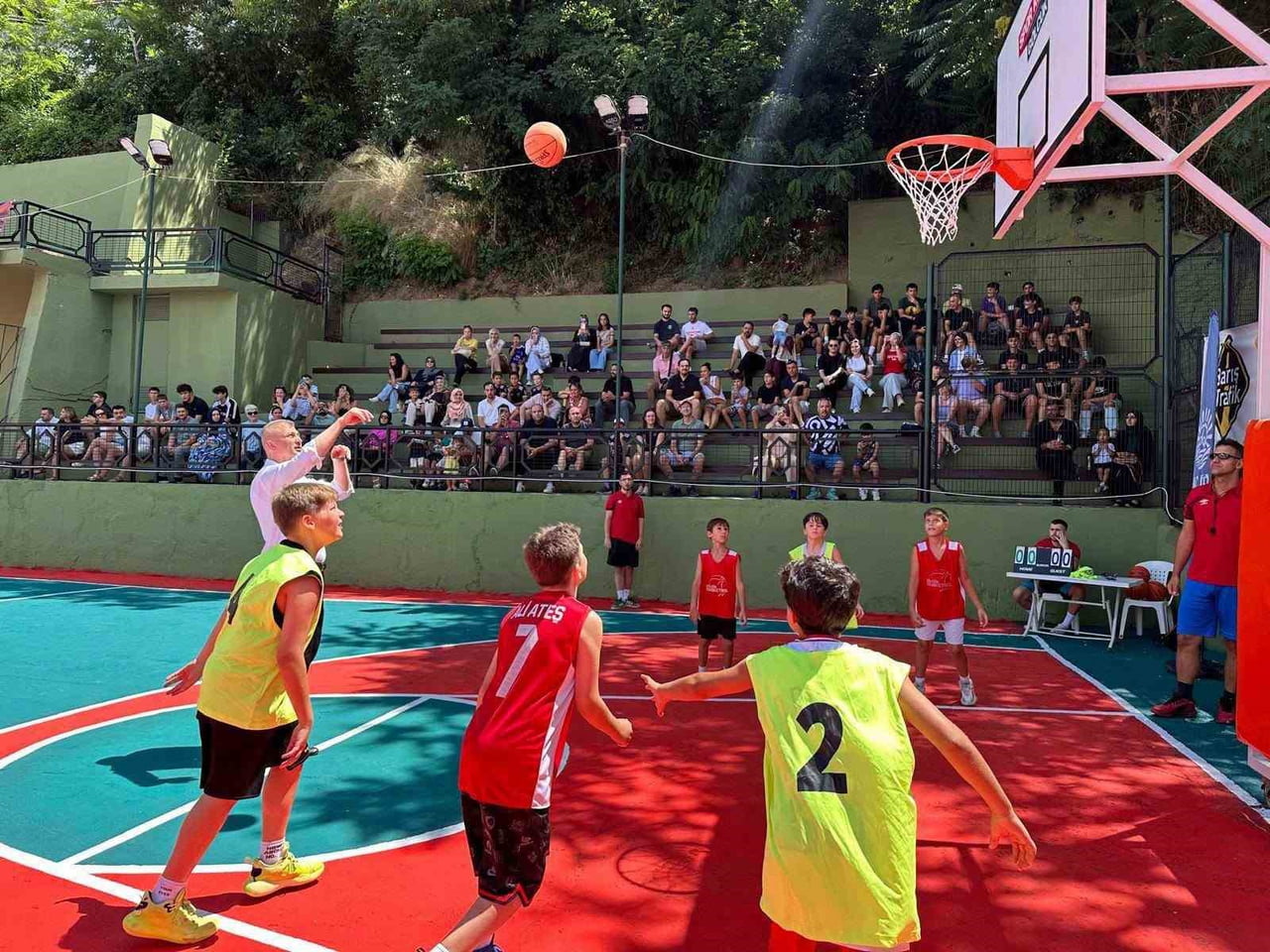 GÖLCÜK'TE GELENEKSEL OLARAK DÜZENLENEN SOKAK BASKETBOLU TURNUVASI, 102 TAKIM VE 351 SPORCUNUN...