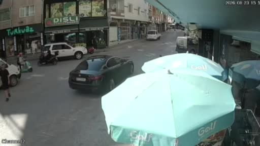 Göz göre göre çarpıştılar