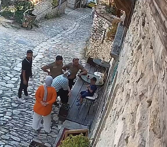 GÜLŞEN YILMAZ'IN KAYBOLAN ÇOCUĞU FARK EDEREK YANINA ALDIĞI, GÜVENLİ BİR YERE GÖTÜRDÜĞÜ VE POLİS...