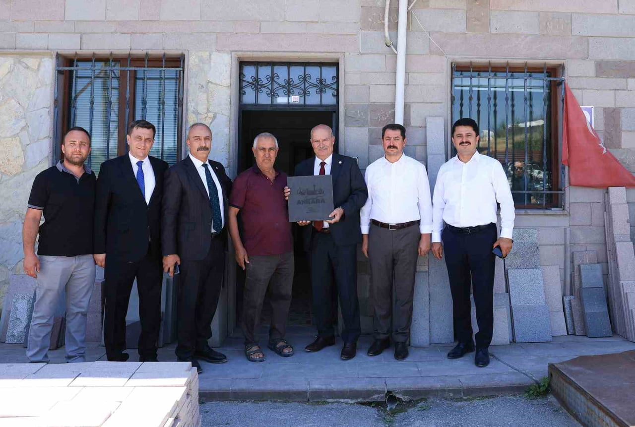 GÜRSEL BARAN, TAŞ OCAKLARI, TAŞ KESİM VE İŞLEME FİRMALARI İLE MERMER ATÖLYELERİNİ ZİYARET EDEREK...