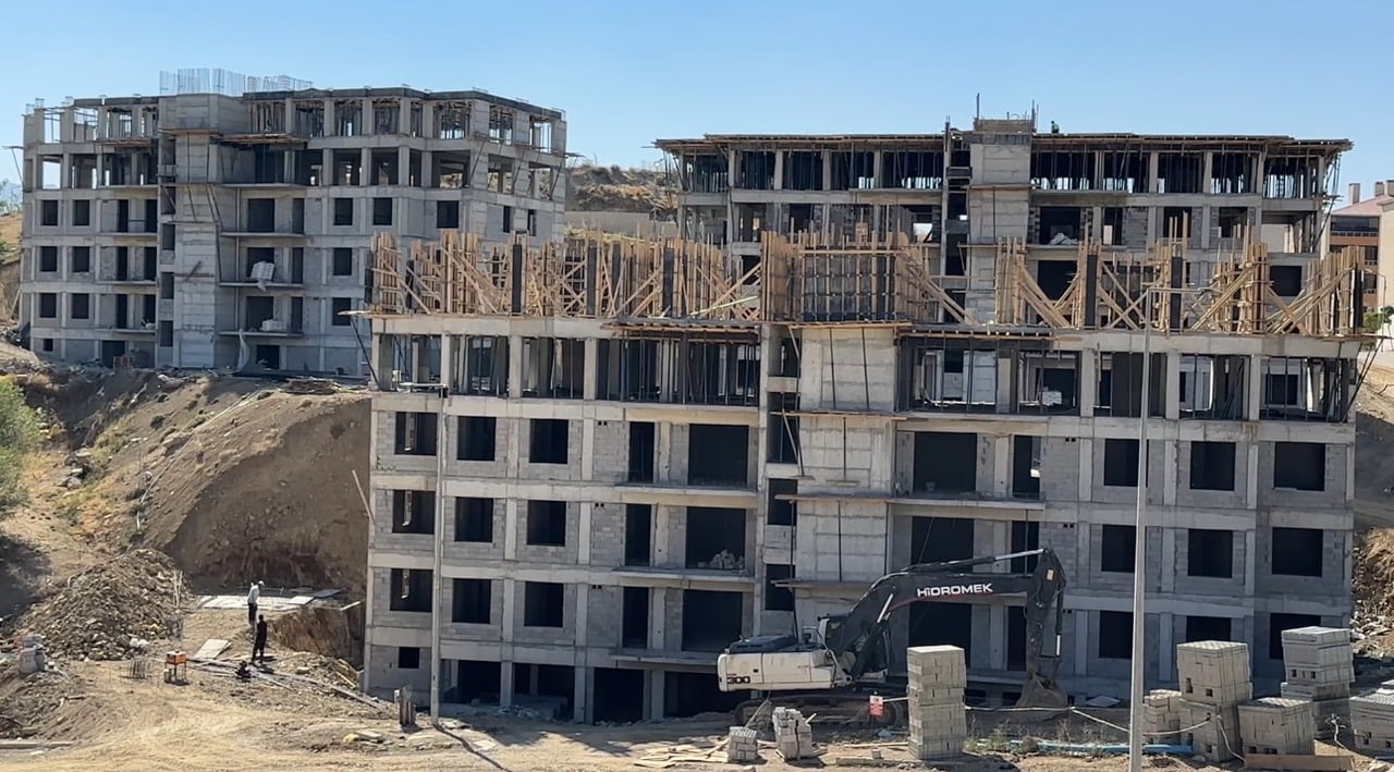 HAKKARİ’NİN YÜKSEKOVA İLÇESİNDE SON DÖNEMDE YAŞANAN DEPREMLER VE DOĞAL AFET RİSKLERİ GÖZ ÖNÜNDE...