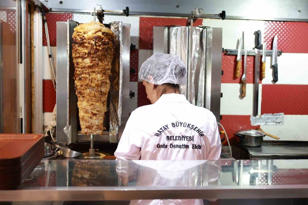 HATAY BÜYÜKŞEHİR BELEDİYESİ (HBB), VATANDAŞLARIN SAĞLIKLI VE GÜVENİLİR GIDAYA ULAŞABİLMESİ...