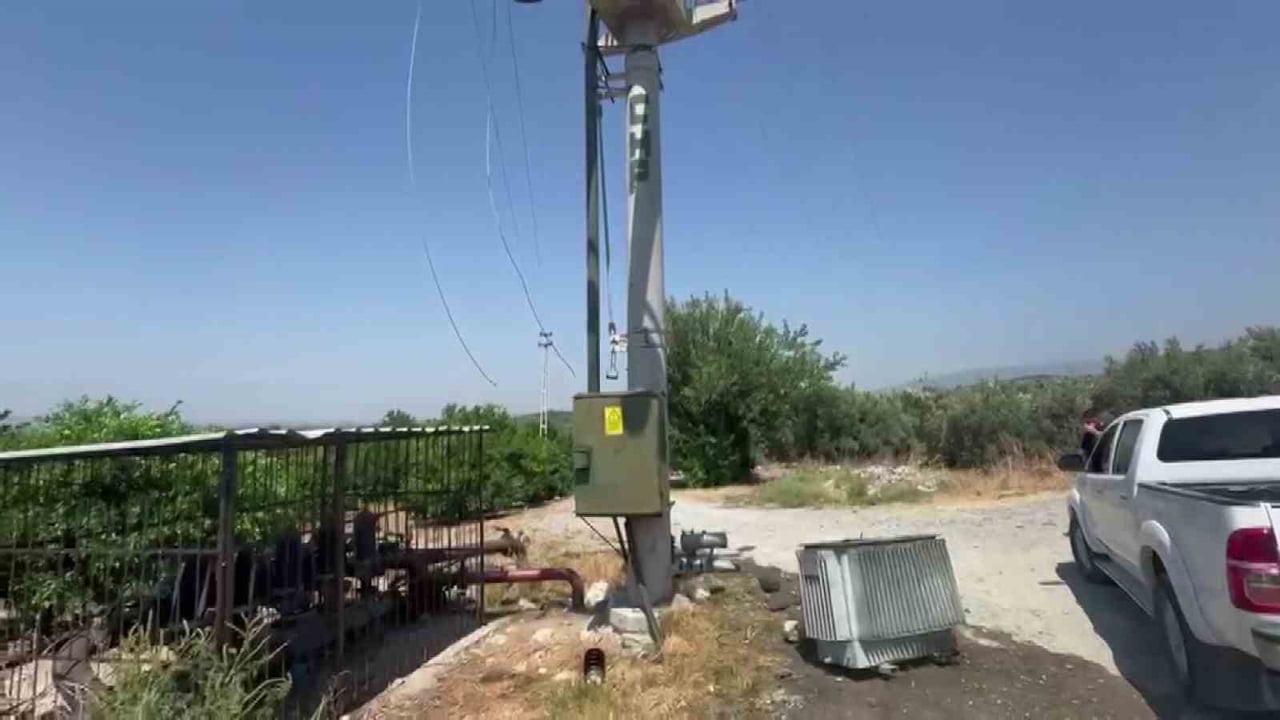 HATAY’DA NARENCİYE BAHÇELERİNİN SULANMASI İÇİN KUYUDAN SU ÇEKİLMEKTE KULLANILAN TRAFO, DİREK...