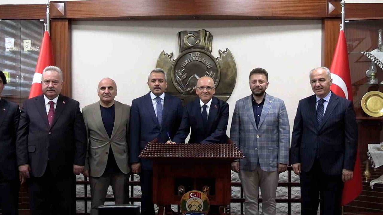 HAZİNE VE MALİYE BAKANI MEHMET ŞİMŞEK, BİR DİZİ RESMİ PROGRAM VE TEMASLARDA BULUNMAK ÜZERE RİZE’YE...