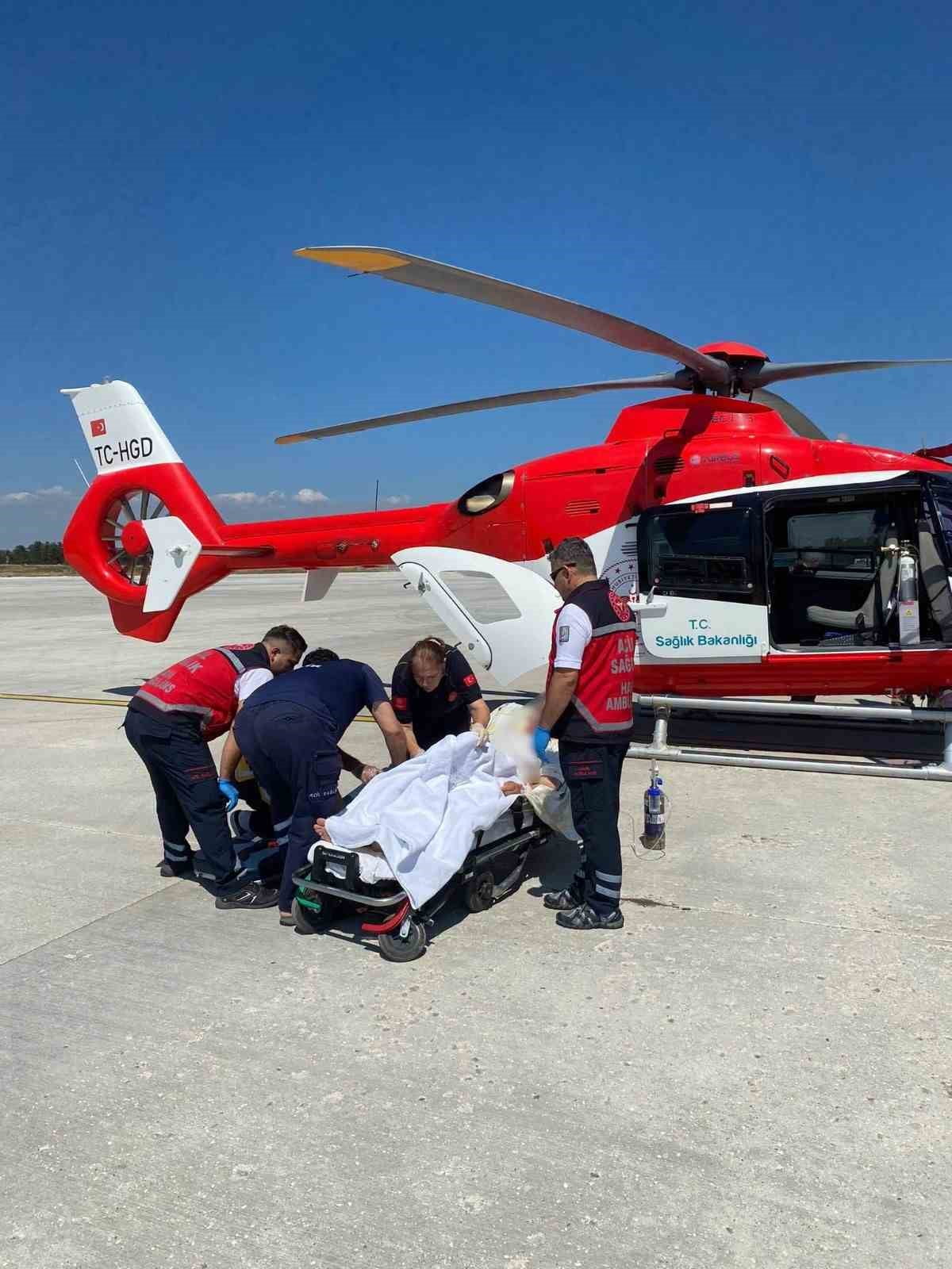 HELİKOPTER AMBULANS 72 YAŞINDAKİ HASTA İÇİN HAVALANDI