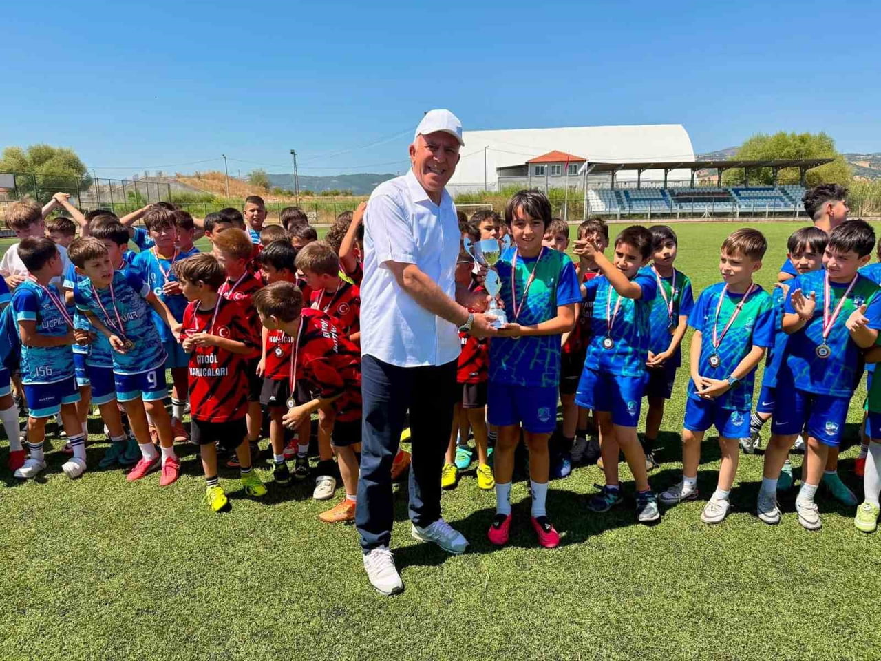 HİSARCIK’TA ETHEM BAL KUPASI U10 FUTBOL TURNUVASI SONA ERDİ