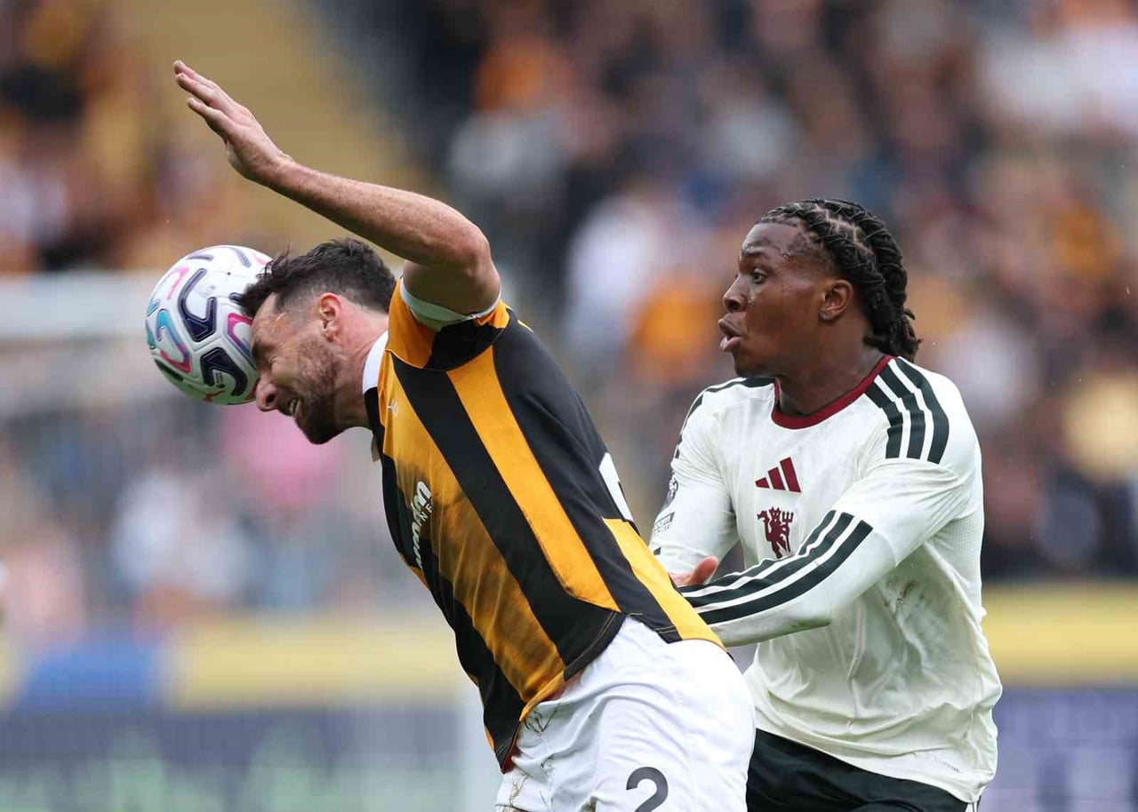 HULL CİTY, İNGİLTERE PREMİER LİG’İN İLK HAFTASINDA KONUK ETTİĞİ MANCHESTER UNİTED’I 2-0 MAĞLUP...