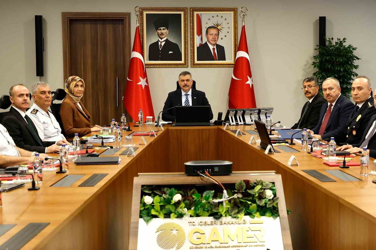 İÇİŞLERİ BAKANI MUSTAFA ÇİFTÇİ, GÜVENLİK VE ACİL DURUMLAR KOORDİNASYON MERKEZİNDE (GAMER)...