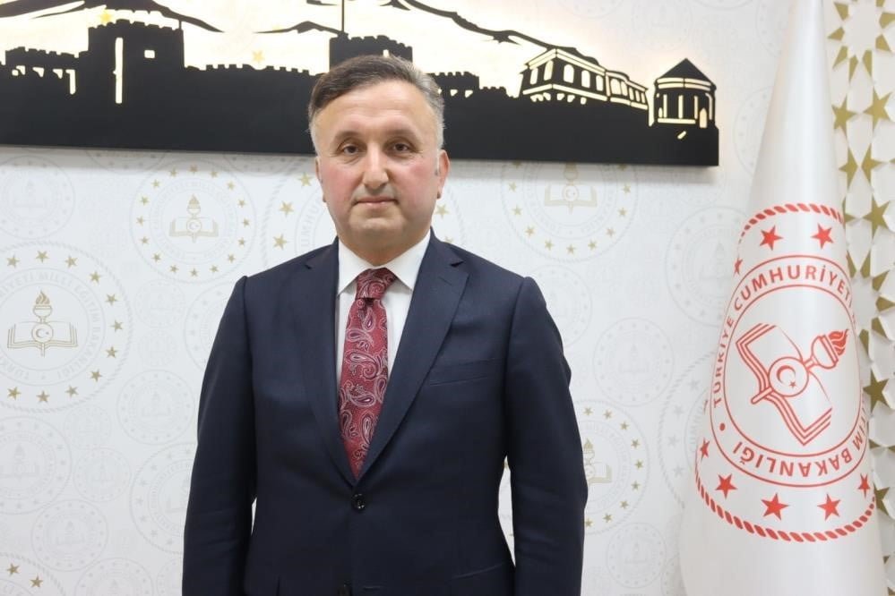 İL MİLLİ EĞİTİM MÜDÜRÜ COŞKUN ESEN, YENİ EĞİTİM ÖĞRETİM YILI ÖNCESİNDE OKUL MÜDÜRLERİNE 'GÜVENLİ...