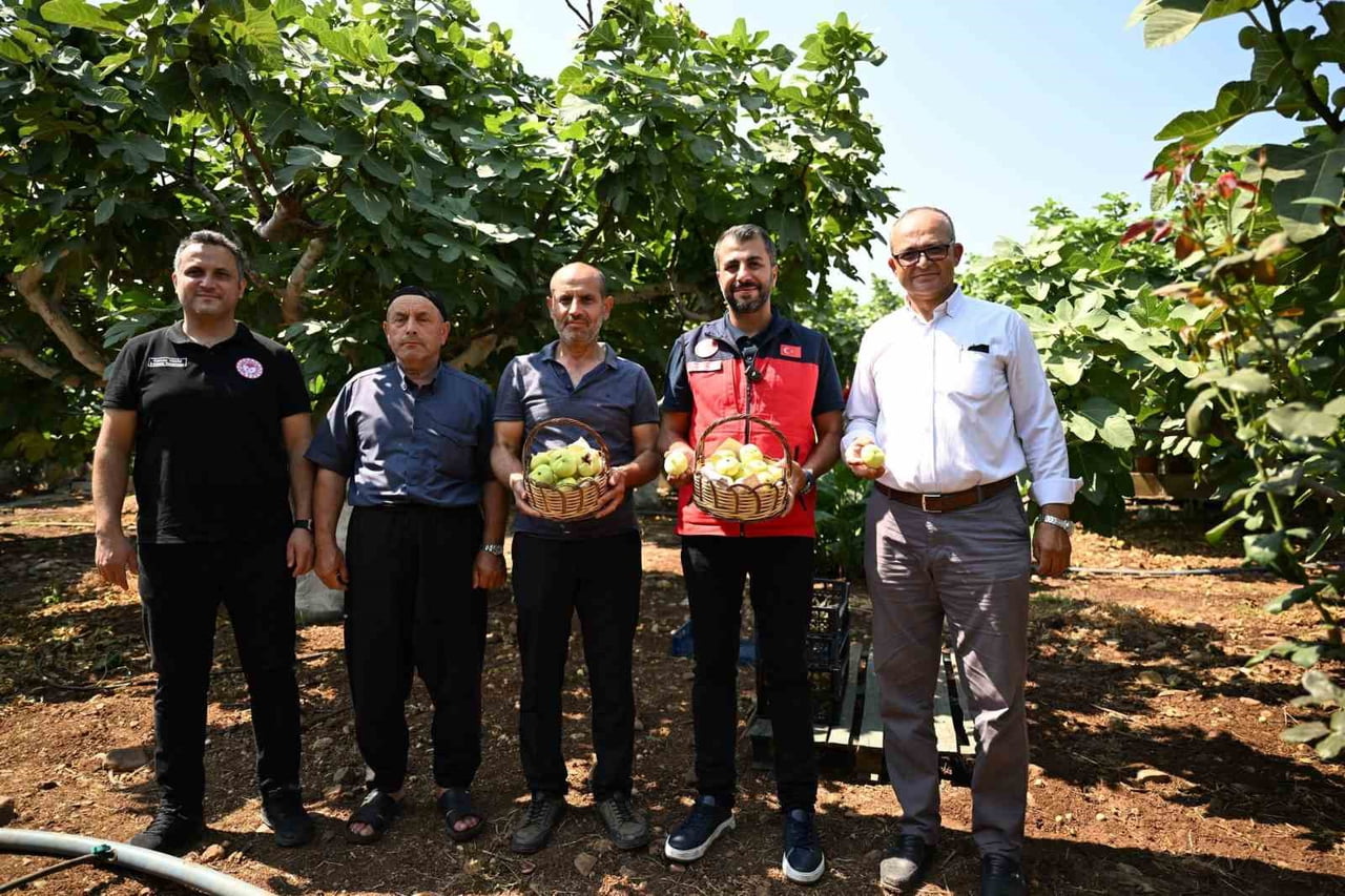 İL TARIM VE ORMAN MÜDÜRÜ RAMAZAN BİLİR KATILDI. BİLİR, HASAT PROGRAMINDA ÜRETİCİLERLE BİR ARAYA...