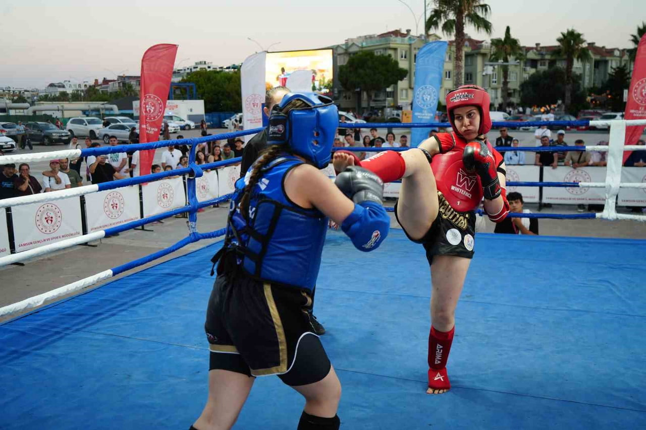 İLLER ARASI MUAY THAİ AÇIK HAVA TURNUVASI’NA EV SAHİPLİĞİ YAPAN SAMSUN’DA, 12 İLDEN 350 SPORCUNUN...