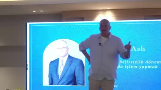 İngiliz ekonomist Timothy Ash hakkında soruşturma başlatıldı