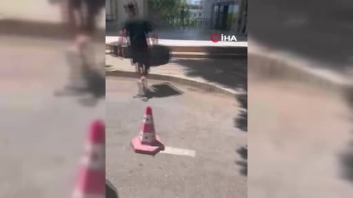 İşletme sahibi 800 bin lira ceza yemesine sebep olan ses sistemini belediye önünde benzin döküp...
