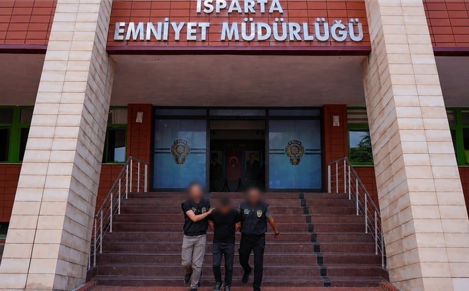 ISPARTA'DA İKİ FARKLI SUÇTAN HAKKINDA KESİNLEŞMİŞ TOPLAM 20 YIL 9 AY 12 GÜN HAPİS CEZASI BULUNAN...