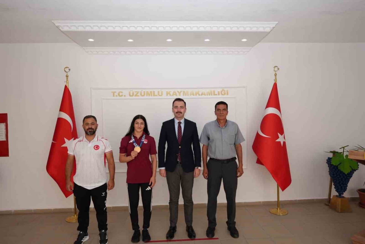 İTALYA’DA DÜZENLENEN 20. AKDENİZ OYUNLARI’NDA KADINLAR 57 KİLO GÜREŞ KATEGORİSİNDE ALTIN MADALYA...