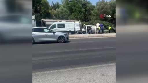 İzmir'de feci kaza: Tıra arkadan çarpan kamyonetin sürücüsü hayatını kaybetti