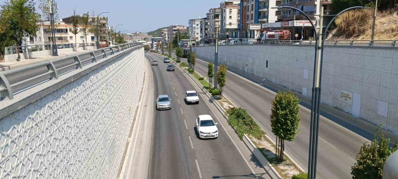 İZMİR'DE TEMMUZ AYINDA TRAFİĞE 12 BİN 138 YENİ ARAÇ KATILDI
