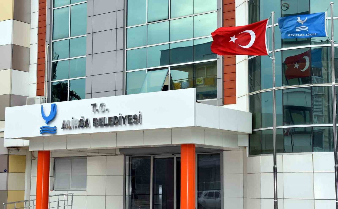 İZMİR'İN ALİAĞA İLÇESİNDE, 31 MART 2024 YEREL SEÇİMLERİNİN ARDINDAN BELEDİYE MECLİSİNDE...