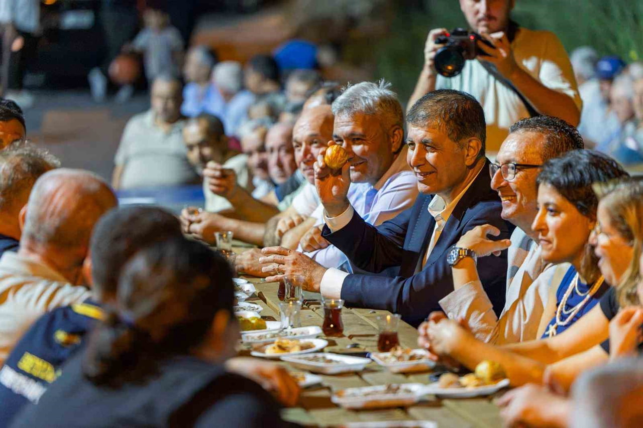 İZMİR BÜYÜKŞEHİR BELEDİYE BAŞKANI DR. CEMİL TUGAY, BEYDAĞ’IN ERİKLİ MAHALLESİ SAKİNLERİNE AKŞAM...