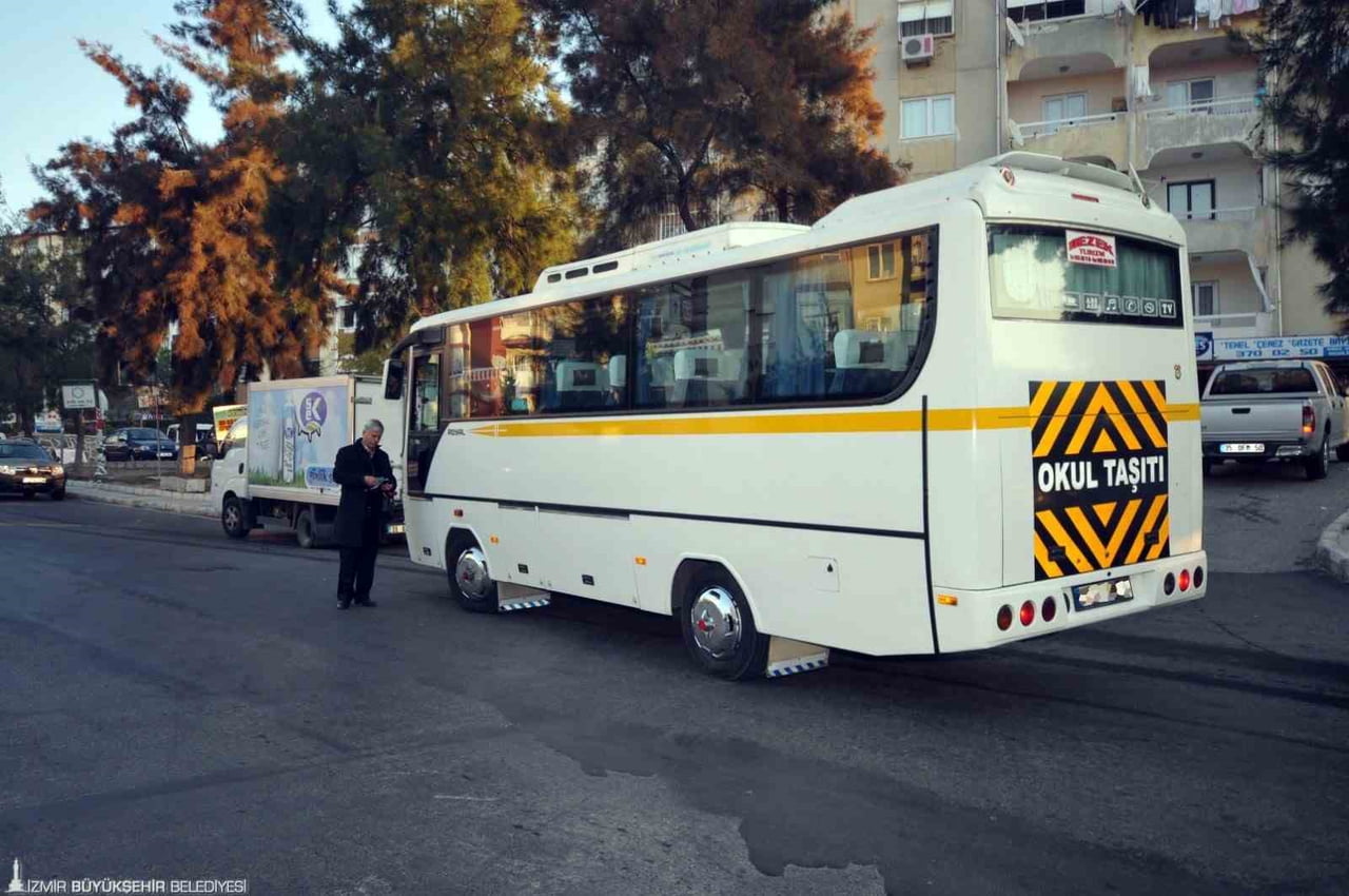 İZMİR BÜYÜKŞEHİR BELEDİYESİ, İL GENELİNDE SERVİS ARACI SAYISINI ARTIRMAK İÇİN İHALE SÜRECİNİ...