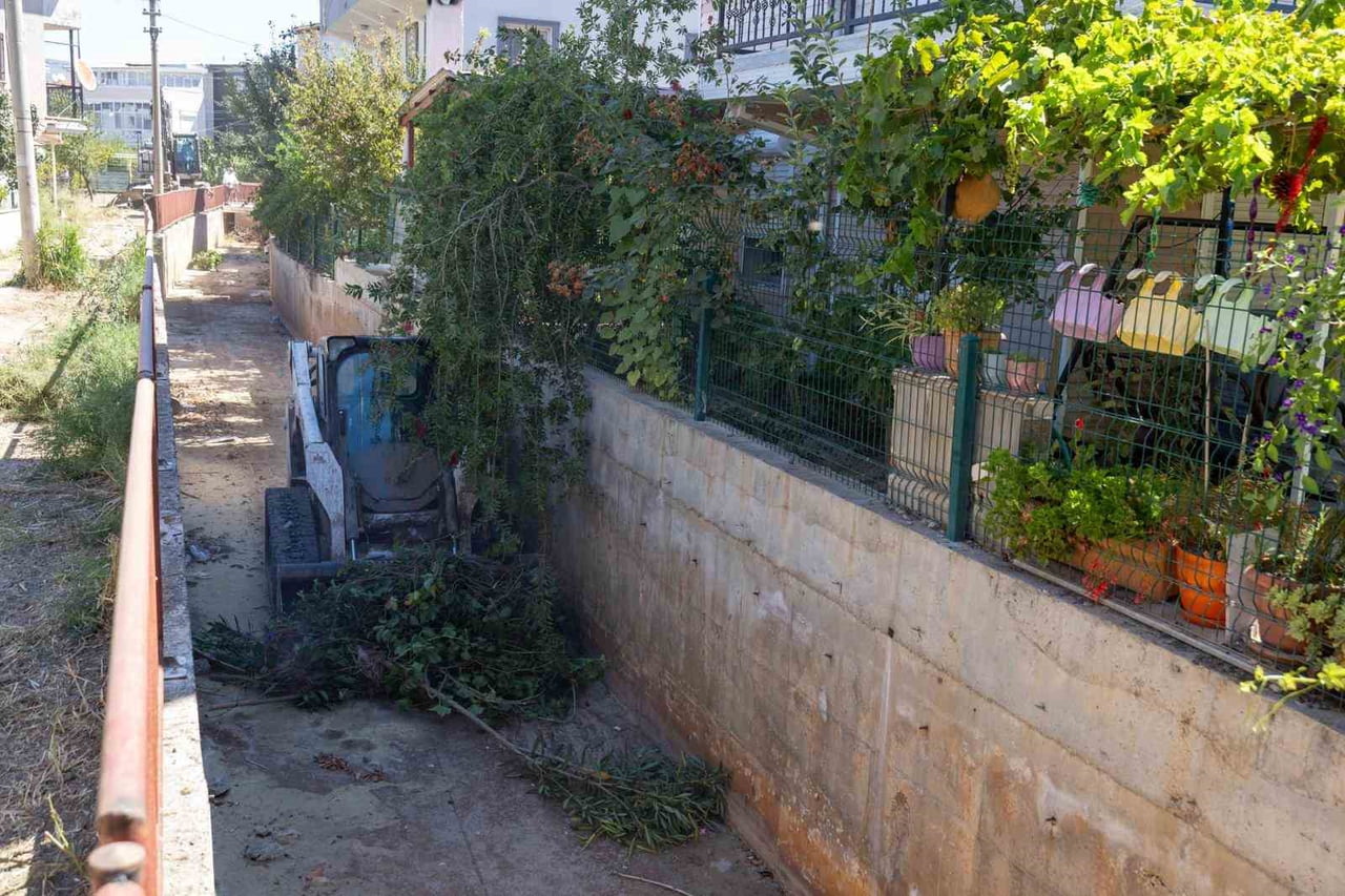 İZSU GENEL MÜDÜRLÜĞÜ SEFERİHİSAR, MENDERES, URLA VE ÇEŞME’DE DERE ISLAHI, TAŞ TAHKİMATI VE YAYA...