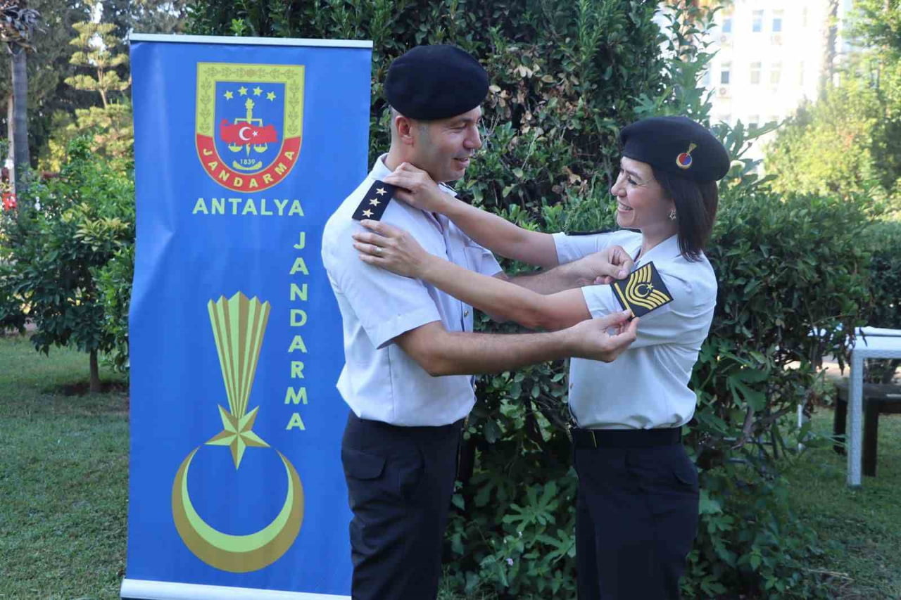 JANDARMA ÇİFTE YIL DÖNÜMÜNDE UNUTULMAZ HEDİYE