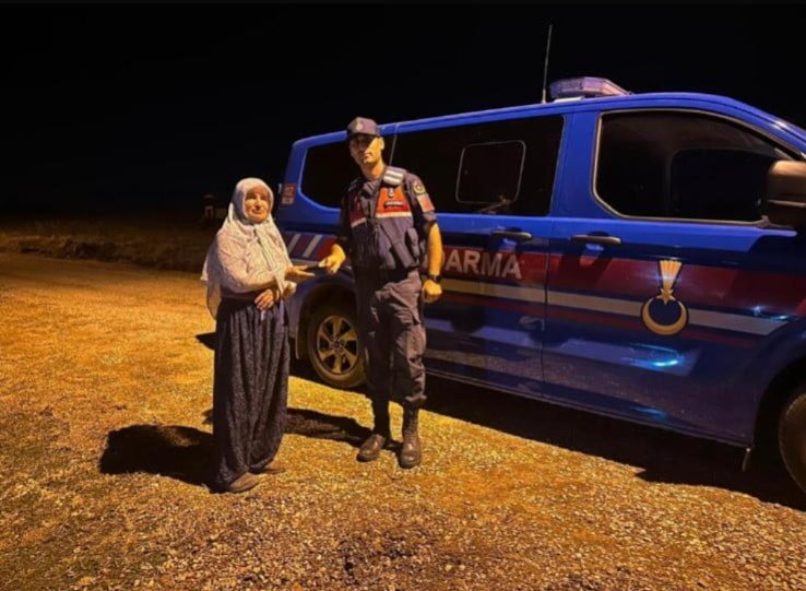 JANDARMA KAYIP TELEFONU SAHİBİNE ULAŞTIRDI