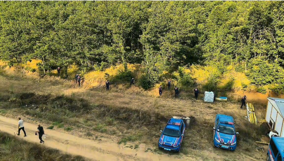 JANDARMA UYUŞTURUCU OPERASYONUNDA ARANAN ŞAHSI DA YAKALADI