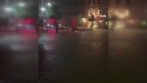 Japonya'nın Chiba eyaletinde şiddetli yağışların yol açtığı sel baskınlarında en az 8 kişi...
