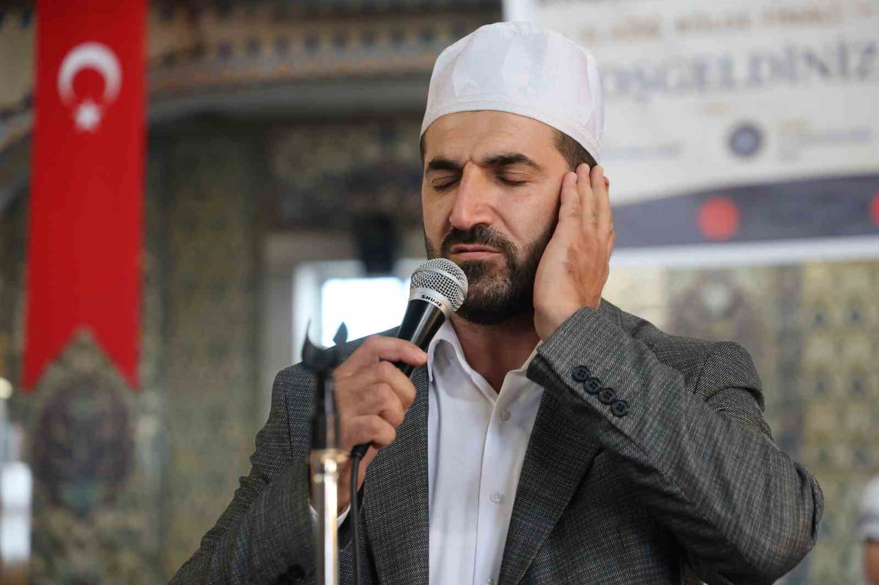 JÜRİ ÜYELERİNİN DEĞERLENDİRMESİ SONUCUNDA ERZİNCAN AKABE CAMİİ MÜEZZİN KAYYIMI BURHAN ESER BÖLGE...