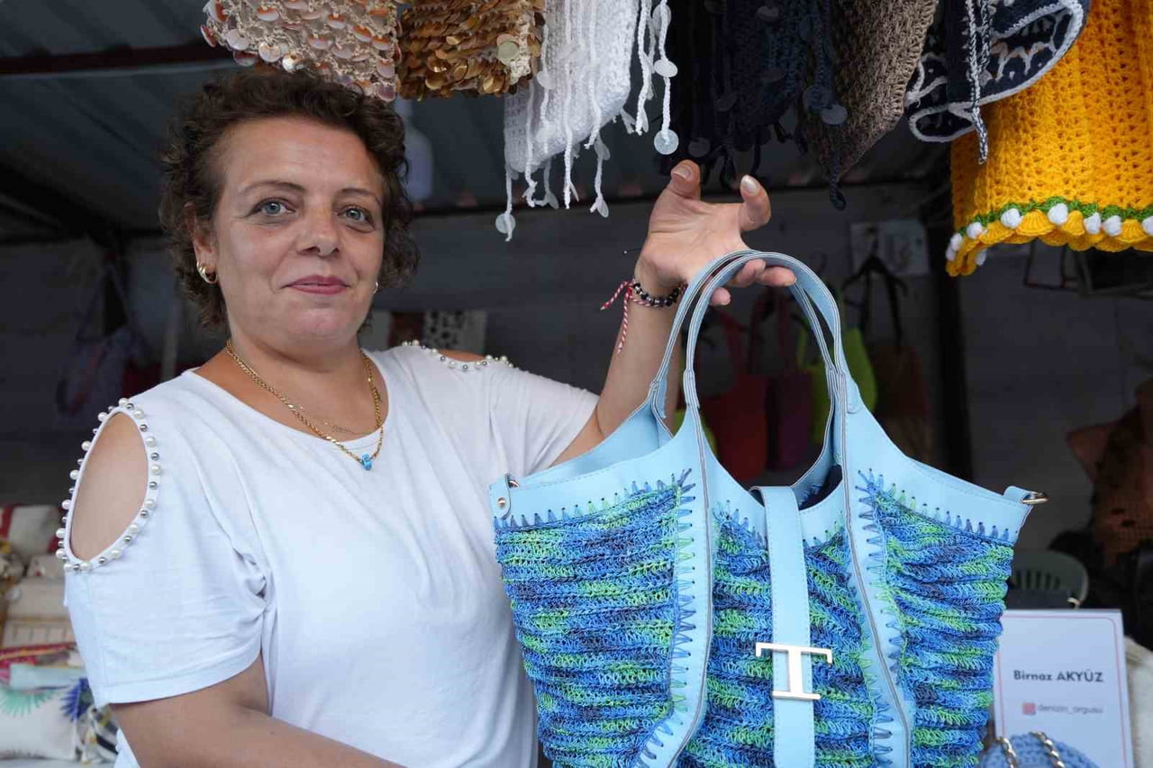 KADIN EMEĞİ FESTİVALİ'NDE STANT AÇAN BİRNAZ AKYÜZ, MEME KANSERİYLE MÜCADELESİNDE EL EMEĞİ...