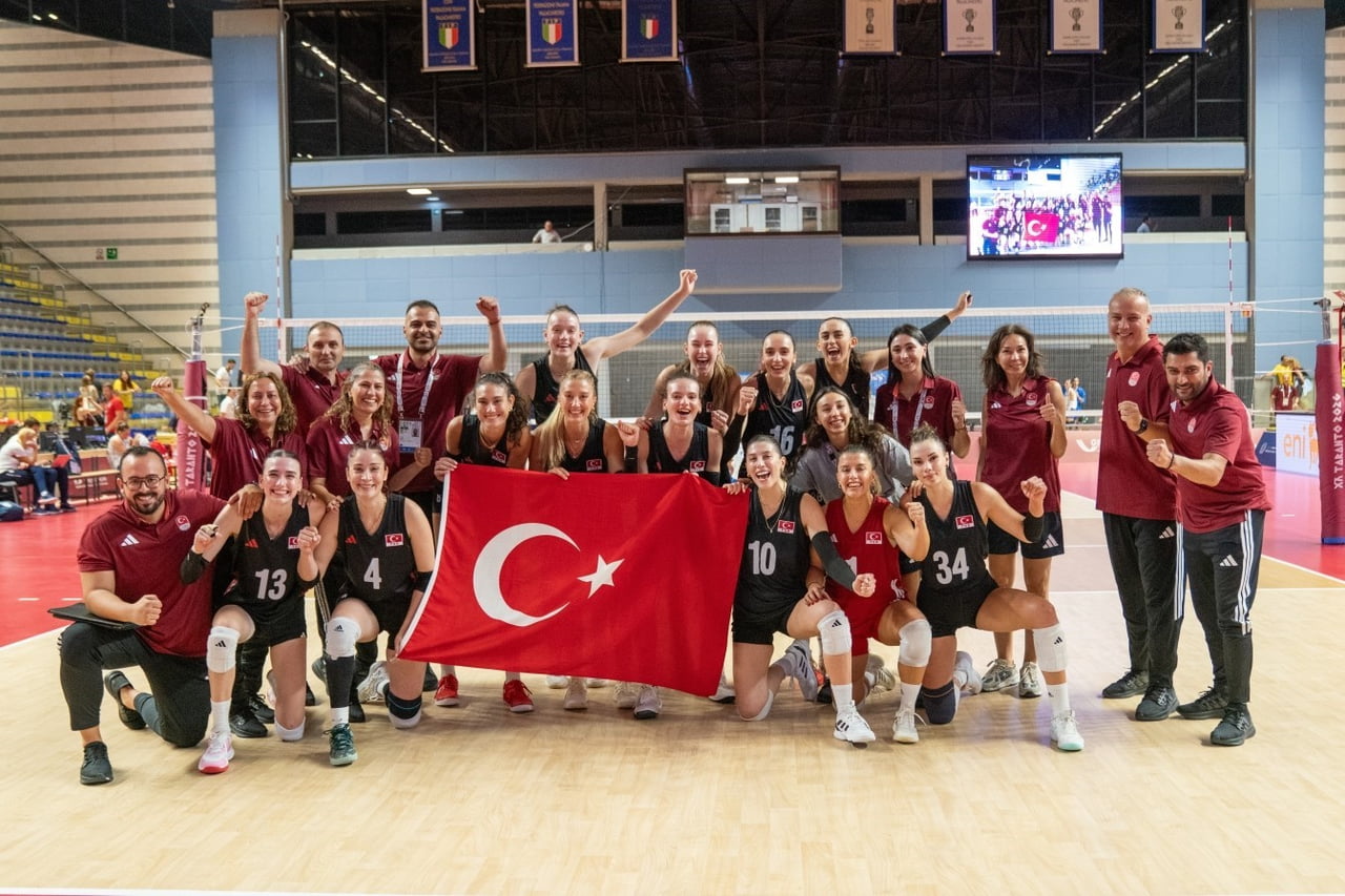 KADIN MİLLİ VOLEYBOL TAKIMI, İTALYA'NIN TARANTO KENTİNDE DÜZENLENEN 2026 AKDENİZ OYUNLARI'NDA...