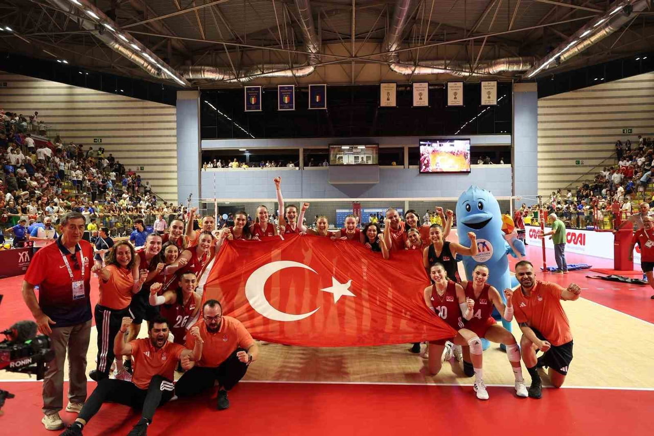 KADIN MİLLİ VOLEYBOL TAKIMI, NAMAĞLUP 2026 AKDENİZ OYUNLARI ŞAMPİYONU OLDU.